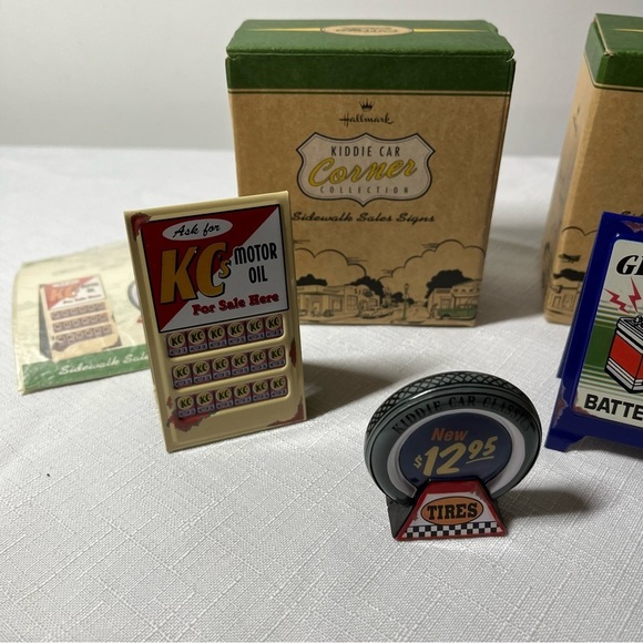 NEW Hallmark Kiddie Car Classics Collectible Garage + billboard Signs Gas pumps - Picture 14 of 16
